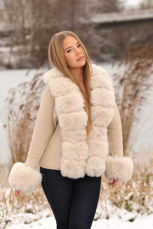 Hand-knitted fitted cardigan with fur details in Khaki