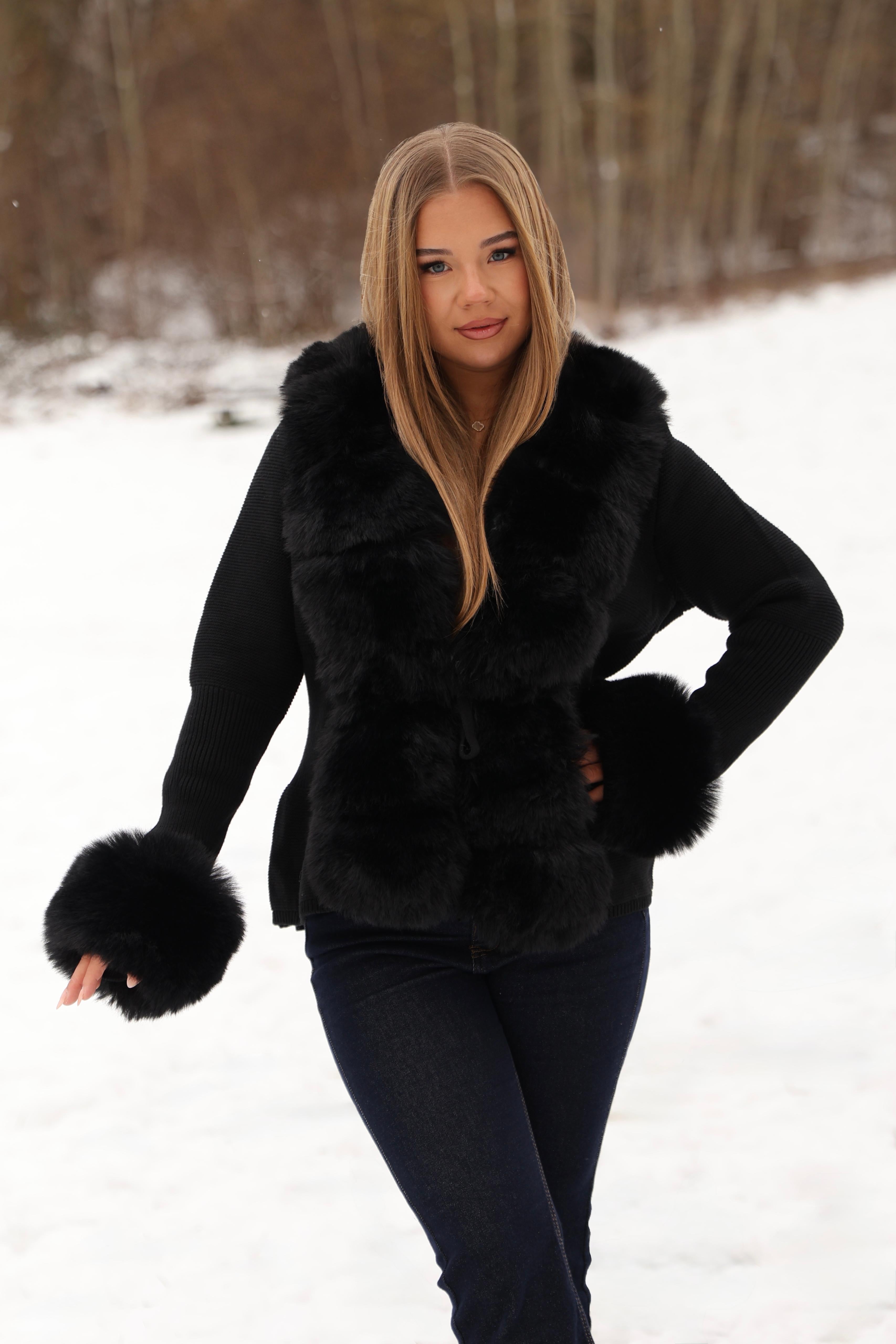Hand-knitted fitted cardigan with fur details in Black